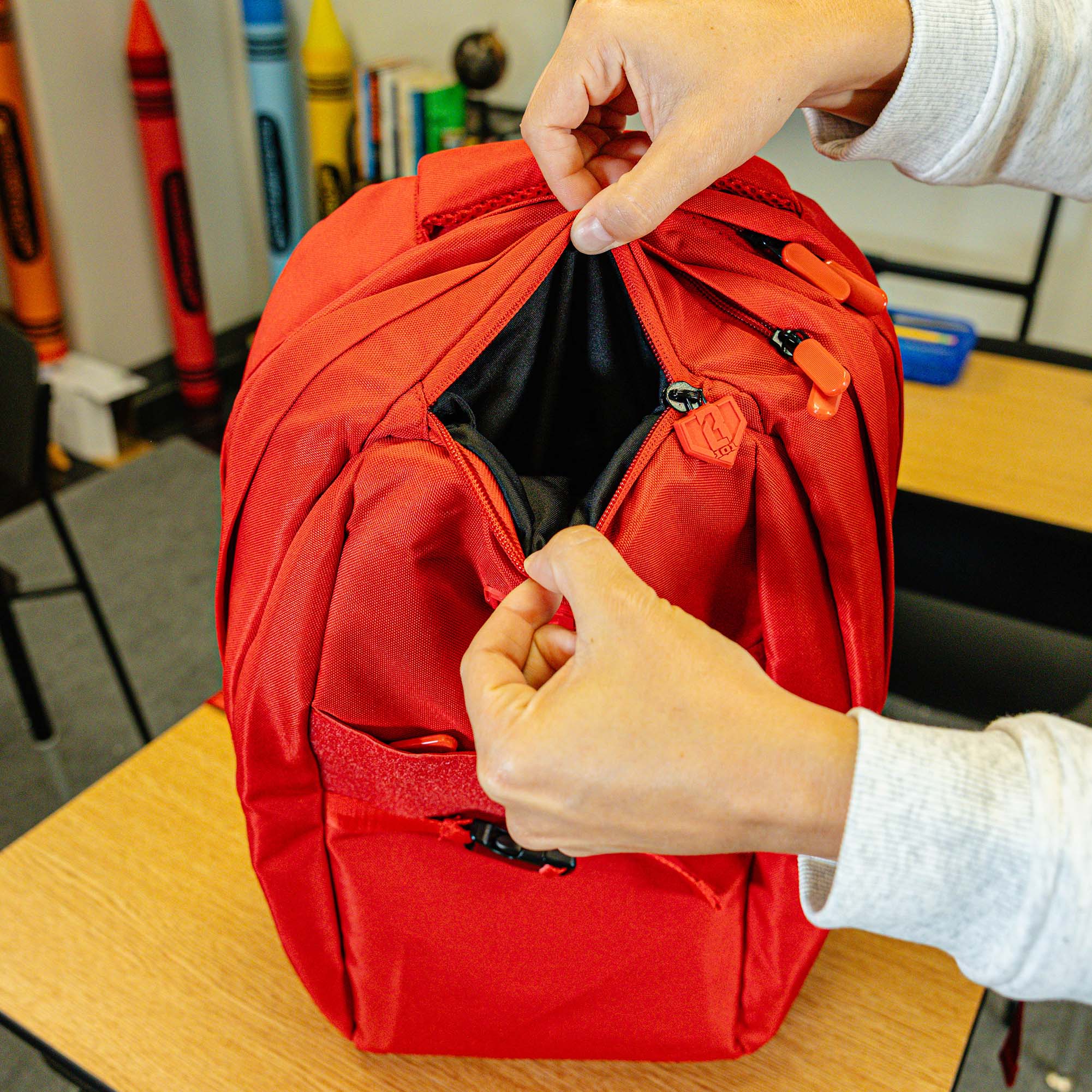 SZN 2 Backpack - Red - Image 8