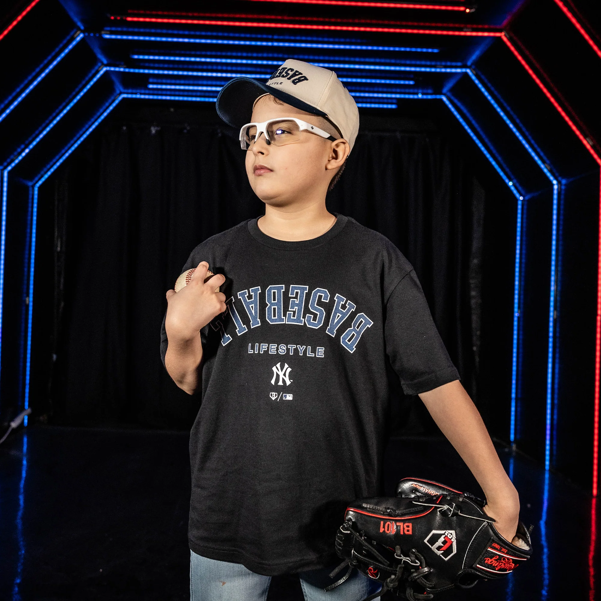 New York Yankees Upside Down Youth Tee - Image 3